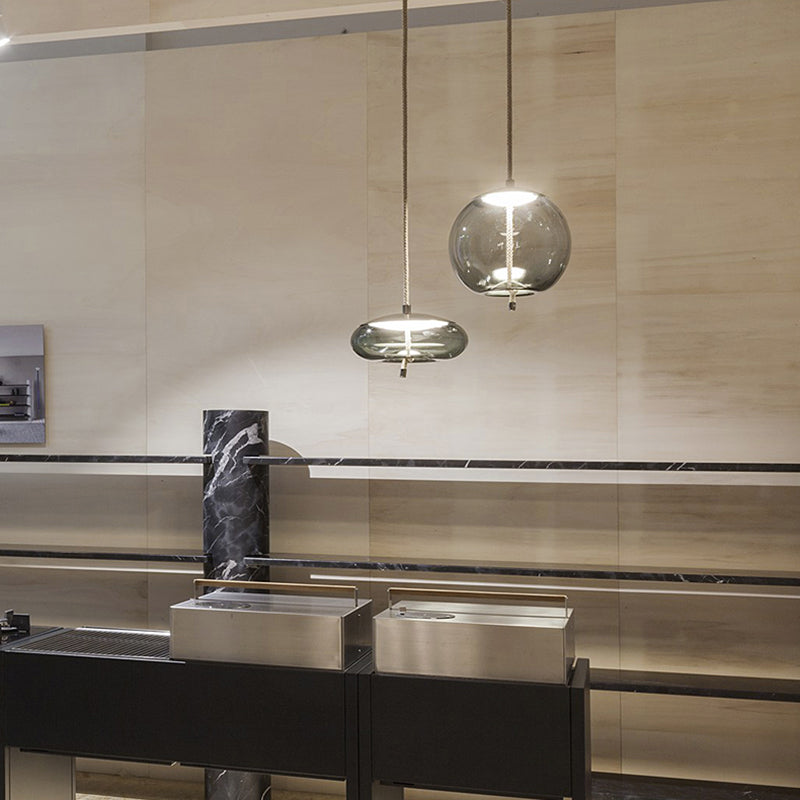 Éclairage de pendentif à LED en verre transparent à la lumière simple en verre pour salle à manger du salon