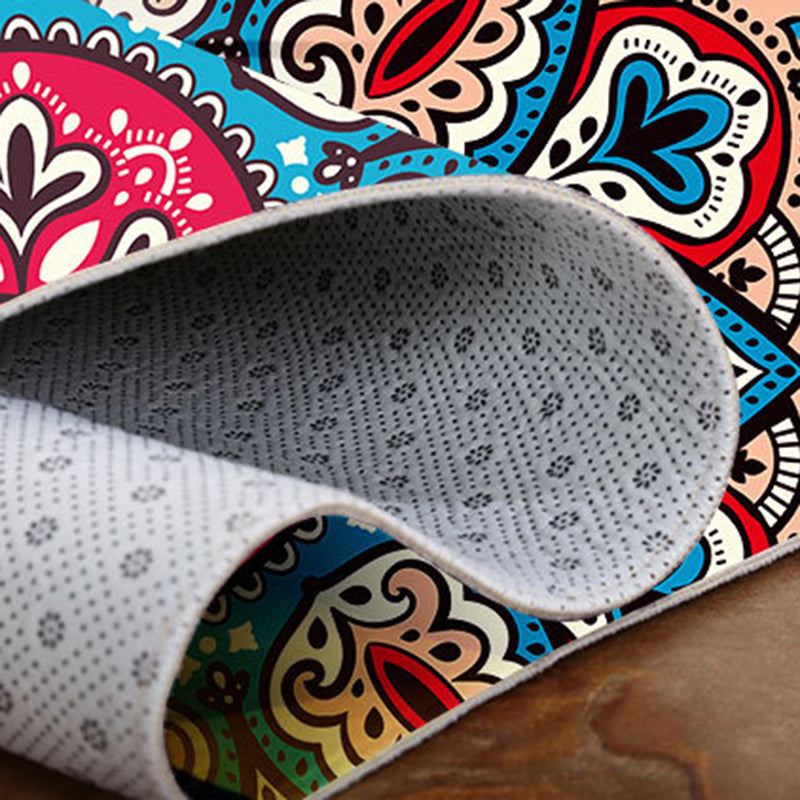 Black Casual Rug Polyester Graphic Rug Non-Slip Backing Rug for Living Room