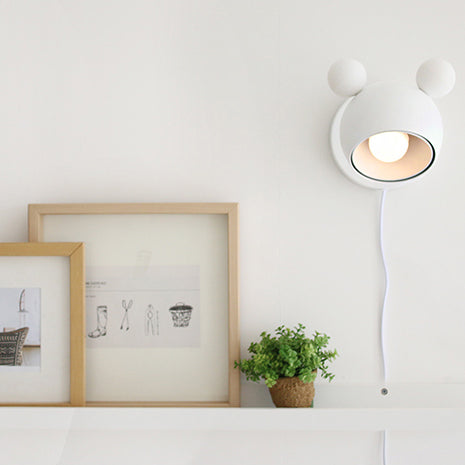 Modern Style Circle Wall Mounted Lamp Metal 1 Light Wall Sconce Lighting for Bedroom