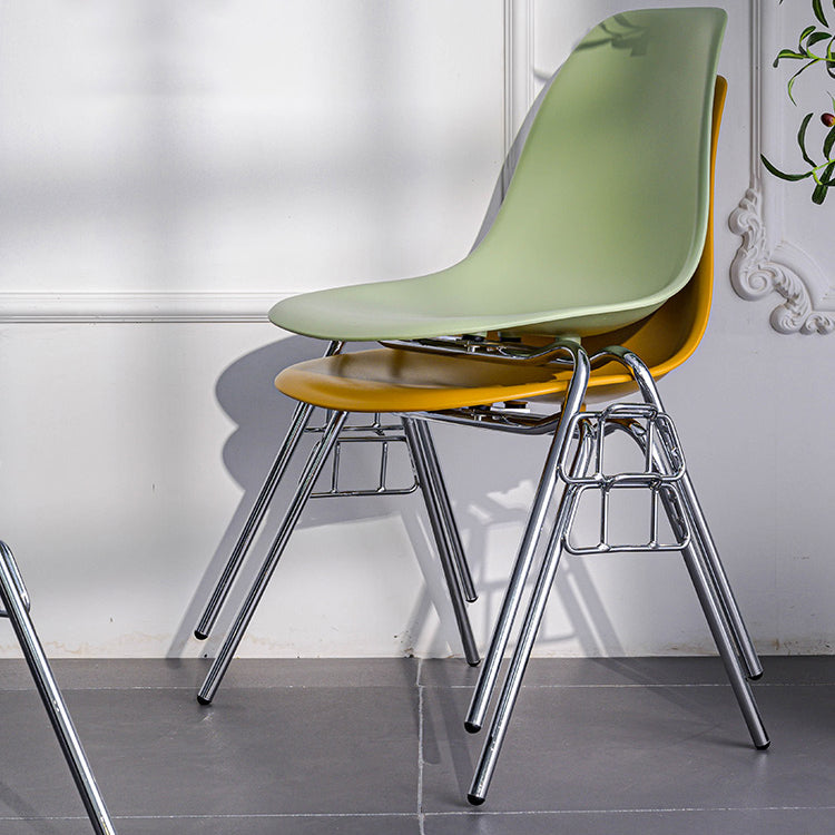 Minimalistische stijl vaste rug plastic stoel voor huisgebruik stapelbare armloze zijstoel