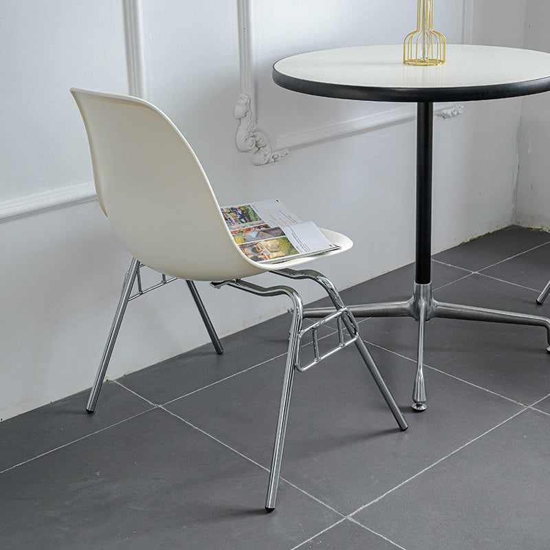 Minimalistische stijl vaste rug plastic stoel voor huisgebruik stapelbare armloze zijstoel