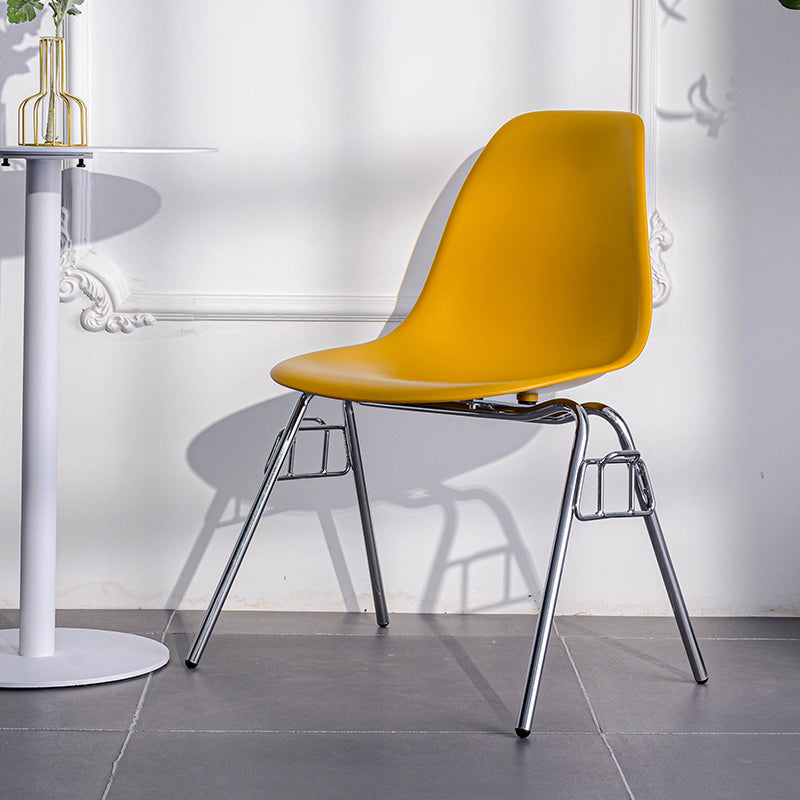 Minimalistische stijl vaste rug plastic stoel voor huisgebruik stapelbare armloze zijstoel