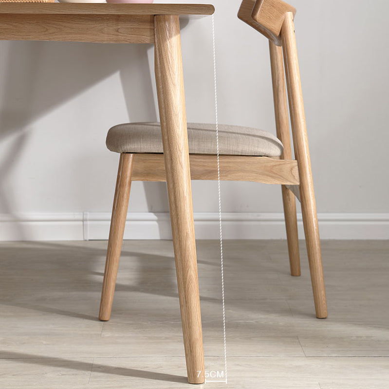 Eenvoudige bruine standaard eettafel vaste houten rechthoek eettafel met 4 potenbasis