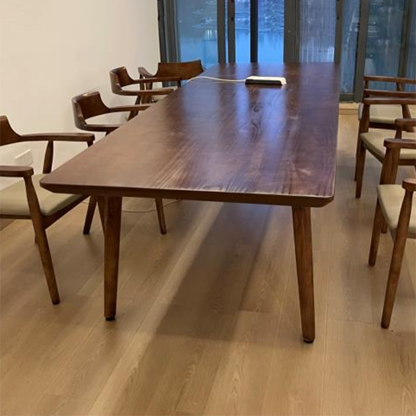 Rechthoek minimalistische eettafel houten kleur vaste tafel met massief hout