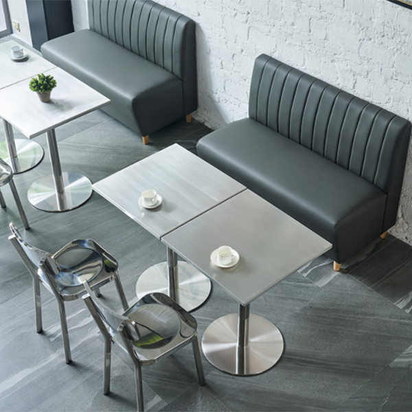 Quadratisch Dichtungstisch Industrie aus Edelstahl Dinnerzimmer Tisch mit Tulpbasis