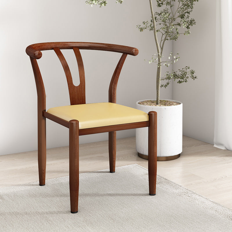 Chaises en métal de style contemporain