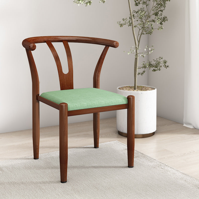 Chaises en métal de style contemporain