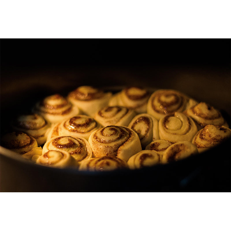 Contemporary Cinnamon Rolls Wall Mural Environment Friendly Wallpaper for Cake Shop