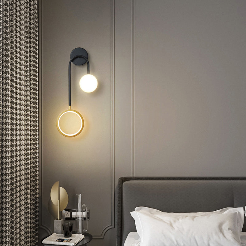 Acrílico modernista 2 luces LED Montaje Lucing Lámpara de pared Lámpara de pared en oro y negro