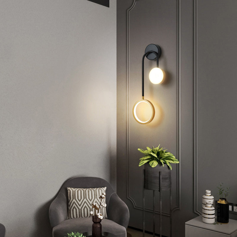 Acrílico modernista 2 luces LED Montaje Lucing Lámpara de pared Lámpara de pared en oro y negro