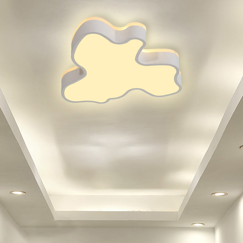 16"/19.5"/23.5" W Abstract Flush Light with Black/White Metal Shade and Acrylic Diffuser Led Contemporary Flush Mount in Warm/White