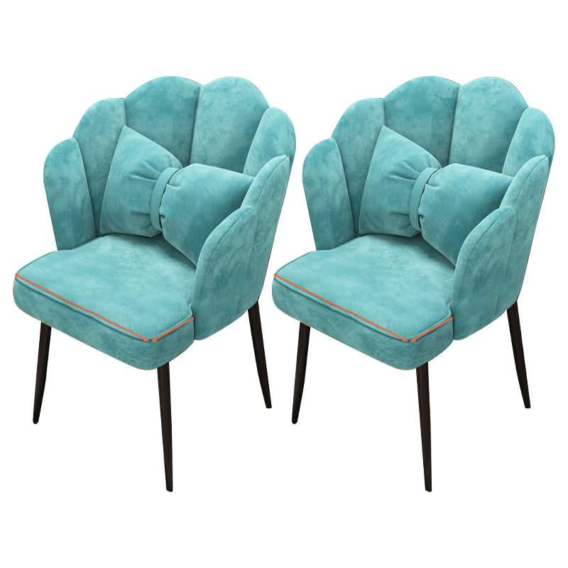 Chaise d'appoint contemporaine en métal, avec bras rembourrés, avec couronne et dossier supérieur