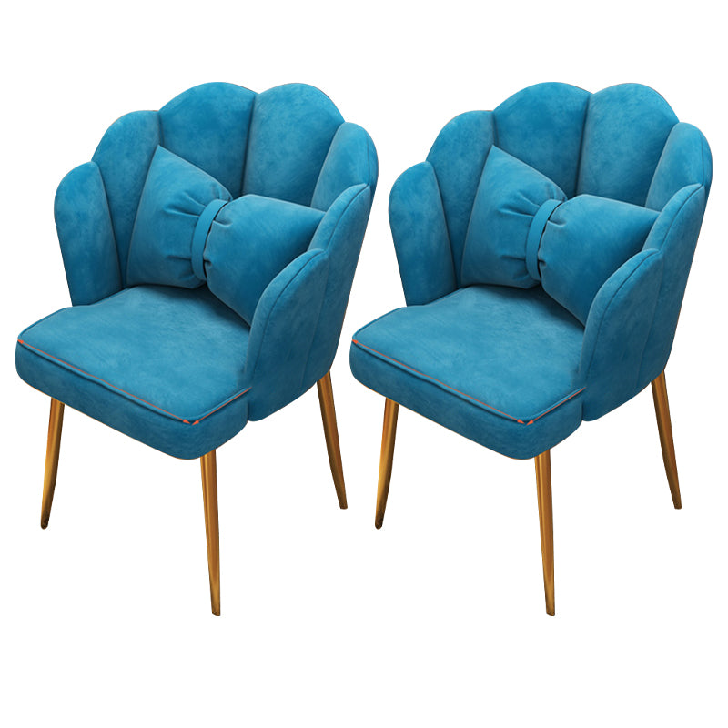 Chaise d'appoint contemporaine en métal, avec bras rembourrés, avec couronne et dossier supérieur