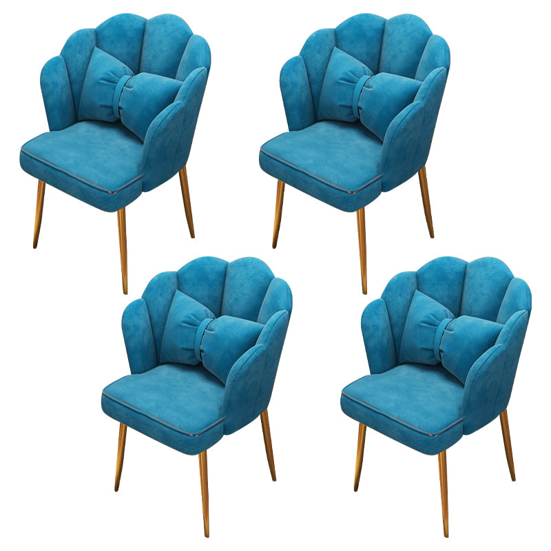 Chaise d'appoint contemporaine en métal, avec bras rembourrés, avec couronne et dossier supérieur