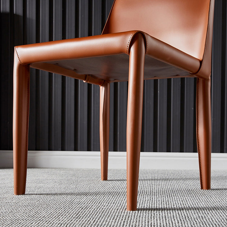 Chaise d'appoint en cuir de selle de restaurant de style design, finition mate, chaise de salle à manger Parsons