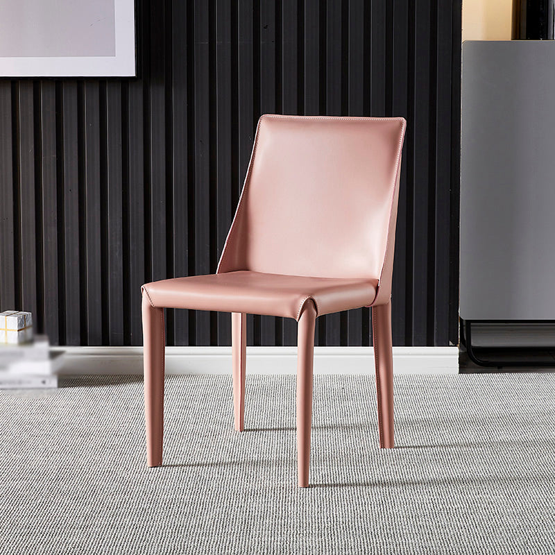 Chaise d'appoint en cuir de selle de restaurant de style design, finition mate, chaise de salle à manger Parsons