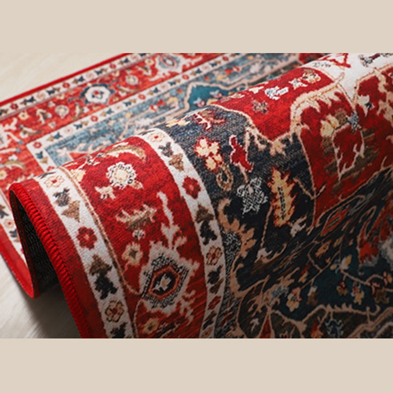 Traditional Flowers Pattern Carpet Polyester Area Rug Stain Resistant Indoor Carpet for Living Room