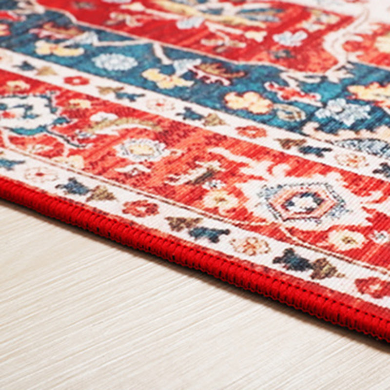 Traditional Flowers Pattern Carpet Polyester Area Rug Stain Resistant Indoor Carpet for Living Room