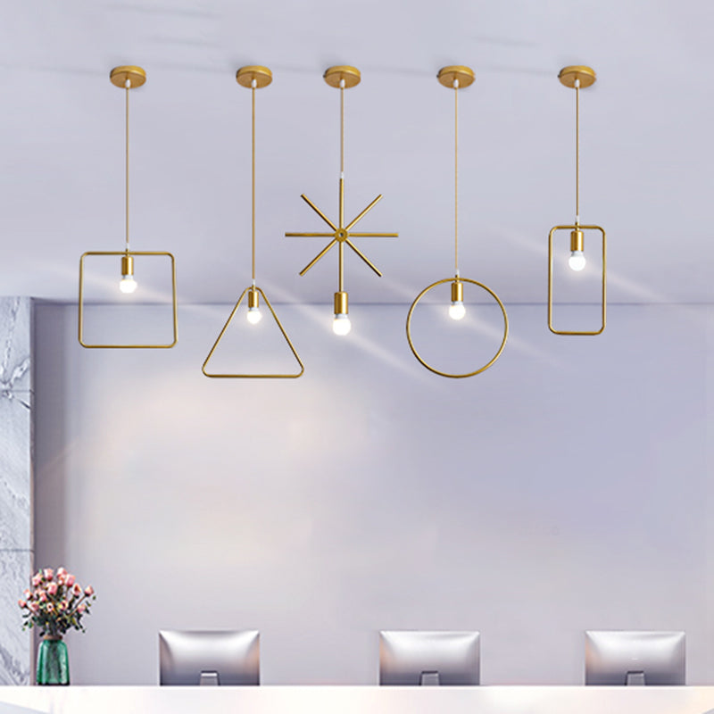 Moderna simple estilo múltiples formas colgantes de hierro 1 colgante de luz en la tienda de ropa dorada para ropa