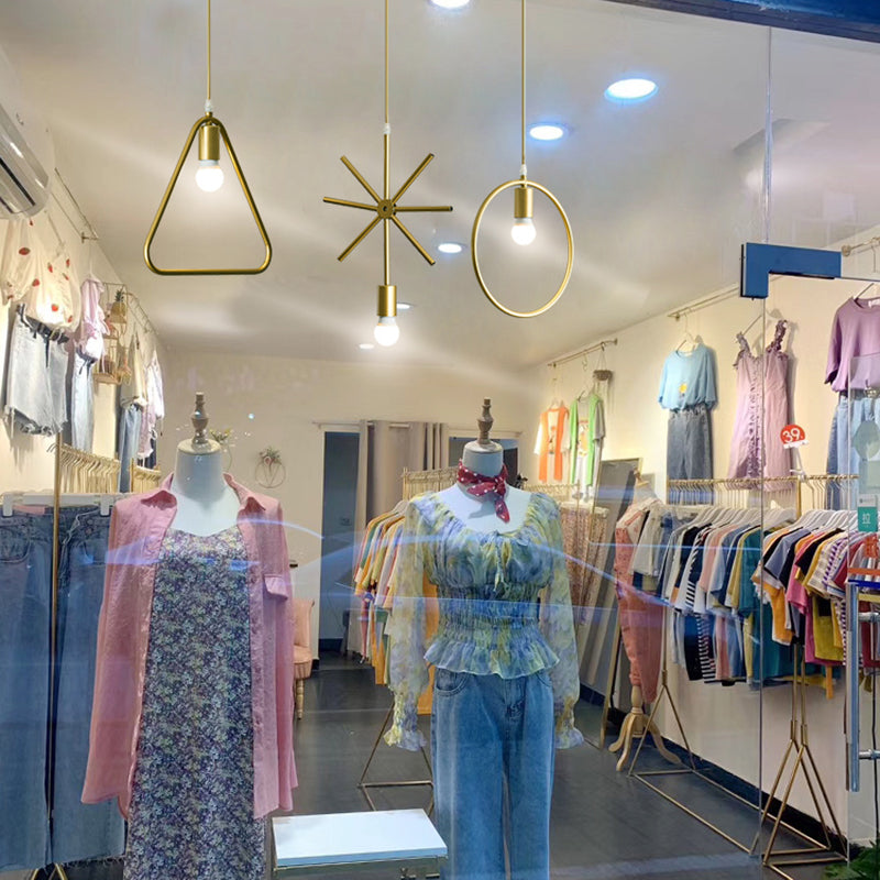 Moderna simple estilo múltiples formas colgantes de hierro 1 colgante de luz en la tienda de ropa dorada para ropa