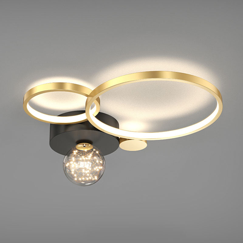 Accesorio de iluminación de techo moderno con montaje empotrado y múltiples luces de sombra redonda en dorado