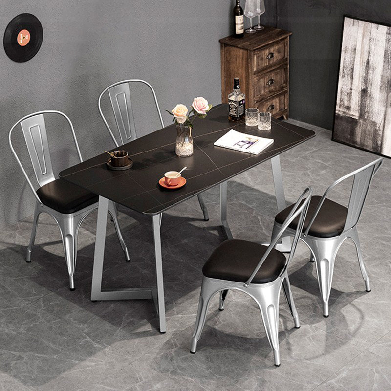 Industriële eettafel Zwart gesinterde stenen eettafel met dubbel voetstuk