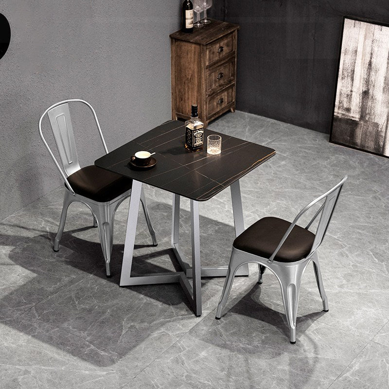 Industriële eettafel Zwart gesinterde stenen eettafel met dubbel voetstuk
