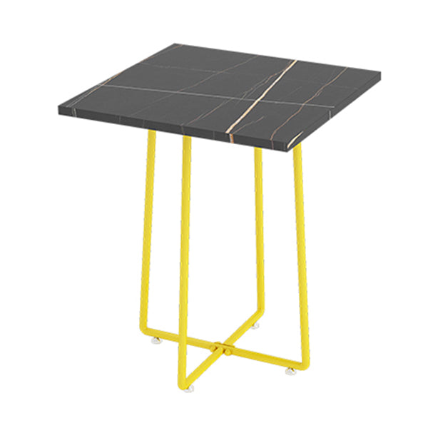 Mesa de cena de piedra sinterizada industrial mesa de mesa negra con marco amarillo para comedor