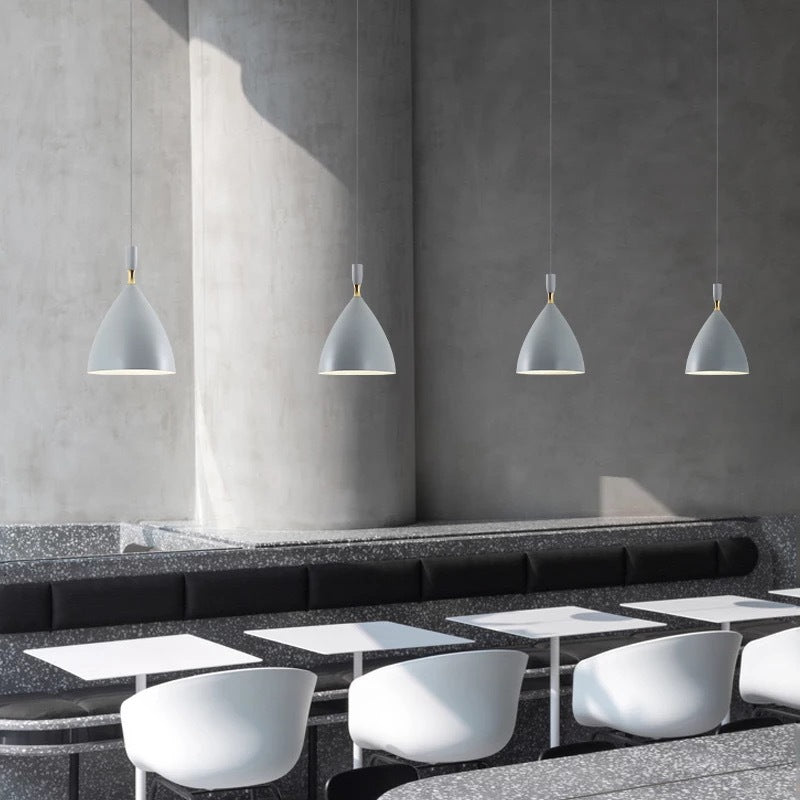 Lámpara colgante de luz colgante moderna con un solo colgante con sombra de hierro forjado