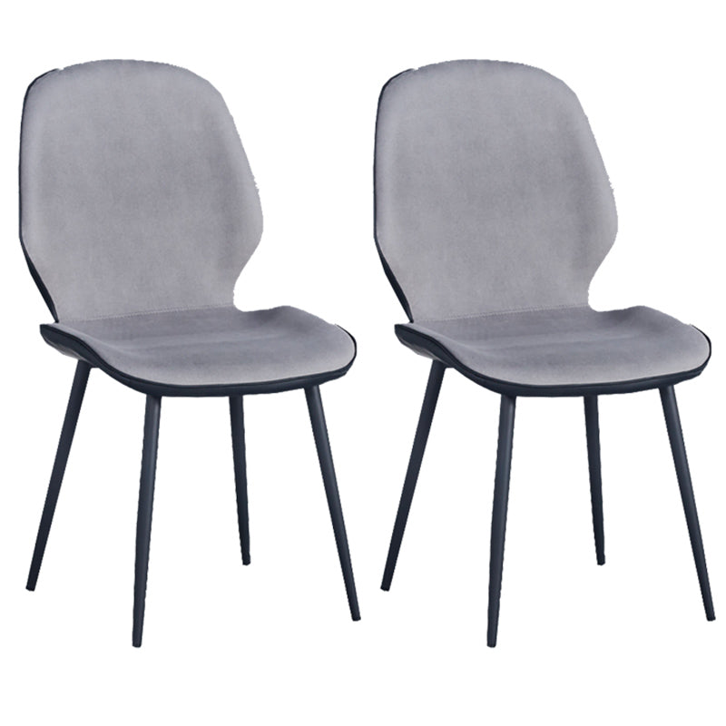 Chaise d'appoint scandinave pour la maison, chaise de salle à manger rembourrée en métal à dossier solide