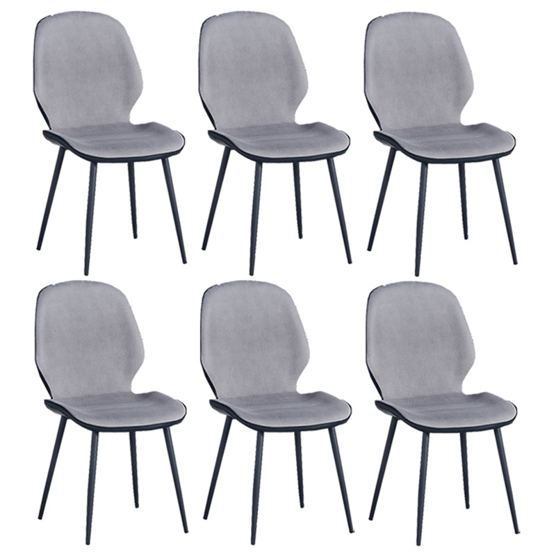 Chaise d'appoint scandinave pour la maison, chaise de salle à manger rembourrée en métal à dossier solide