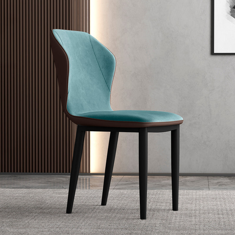 Silla lateral casera escandinava tapizada con respaldo mate Silla de comedor