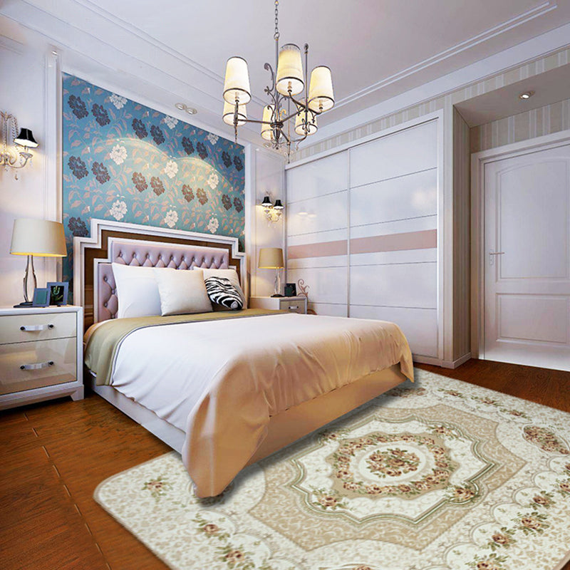 Light Yellow Modern Carpet Polyester Graphic Carpet Washable Carpet for Living Room