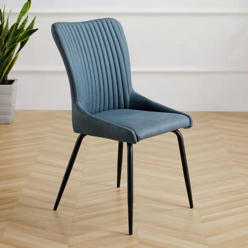 Leder-Skandinavischer Hotel-Beistellstuhl Parsons 18,5'' breiter Esszimmerstuhl mit schwarzen Beinen
