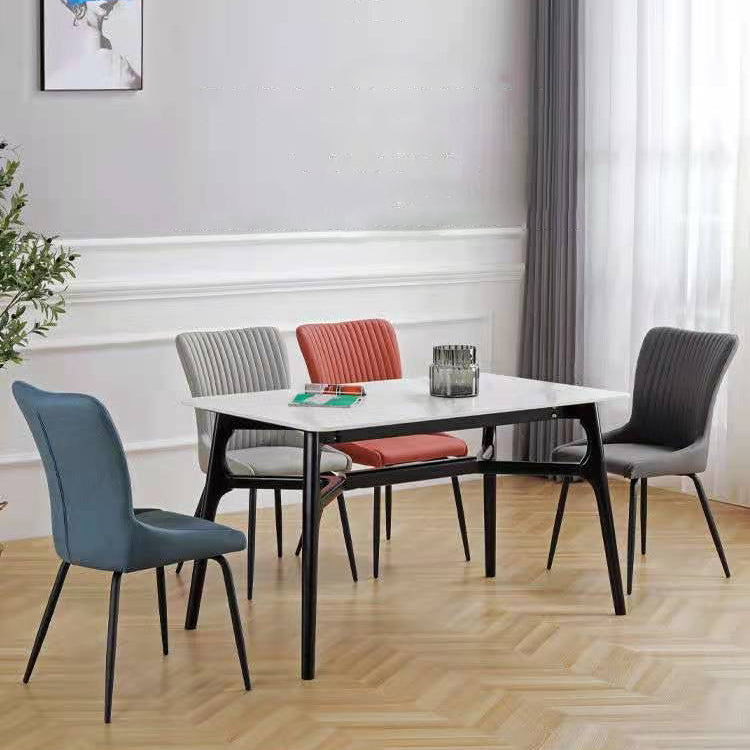 Leder-Skandinavischer Hotel-Beistellstuhl Parsons 18,5'' breiter Esszimmerstuhl mit schwarzen Beinen