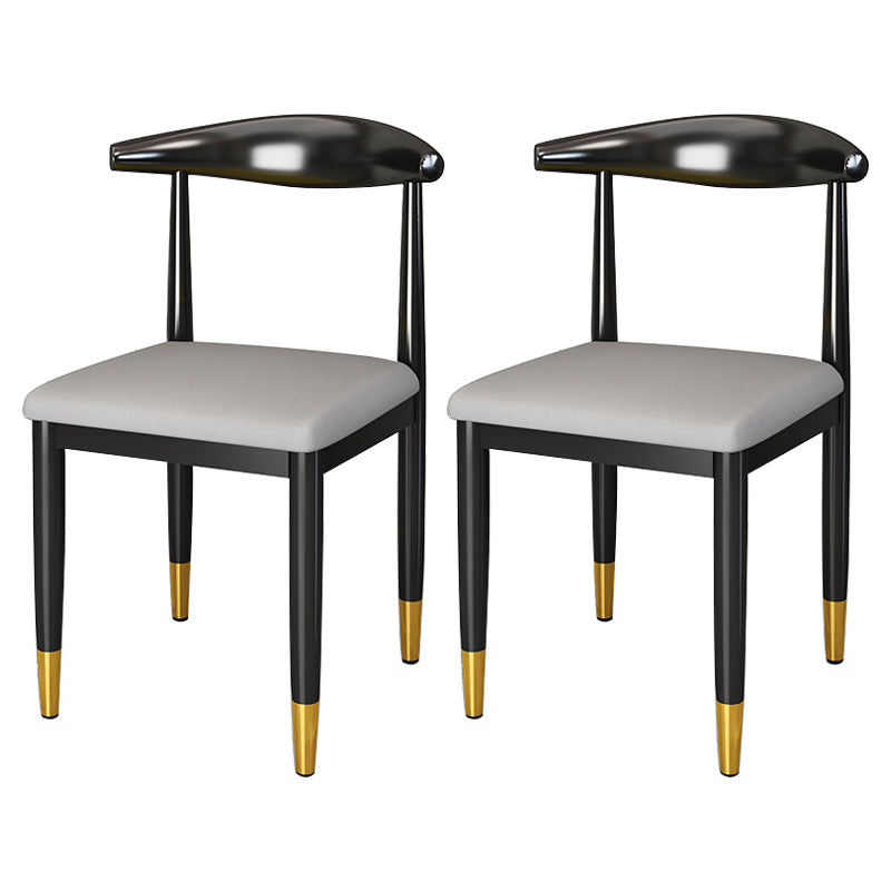 Silla lateral de comedor de estilo contemporáneo de metal con respaldo abierto interior que cena la silla lateral