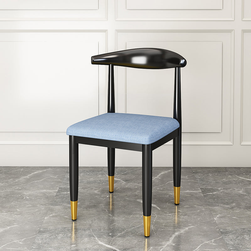 Silla lateral de comedor de estilo contemporáneo de metal con respaldo abierto interior que cena la silla lateral