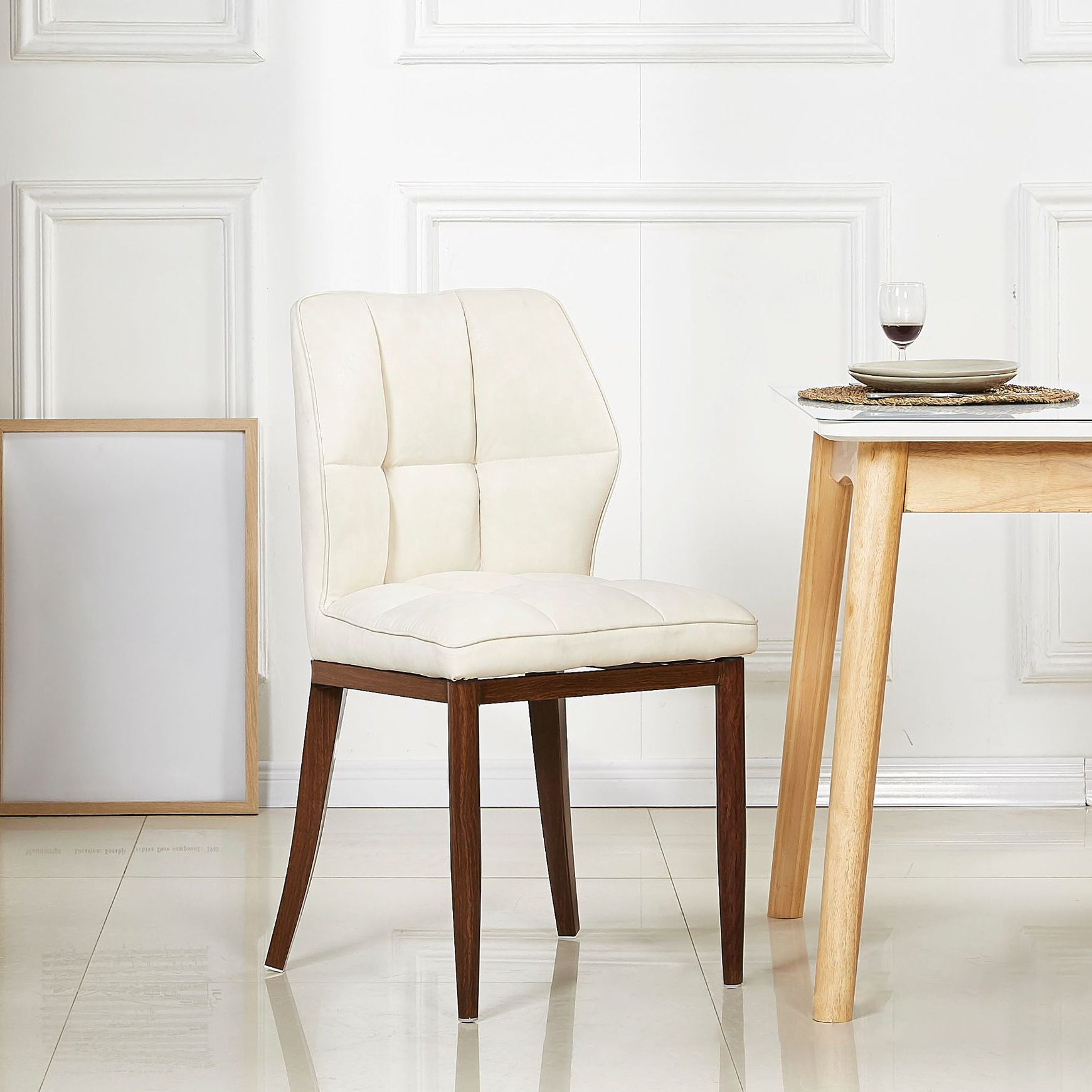 Sillas de comedor sin brazos de cuero, sillas laterales tapizadas modernas con patas de metal