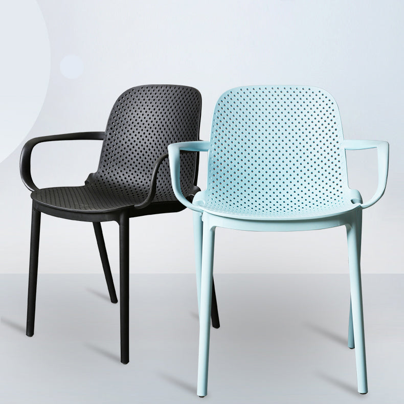 Sillón de comedor de plástico de estilo moderno Silla de comedor apilable multicolora