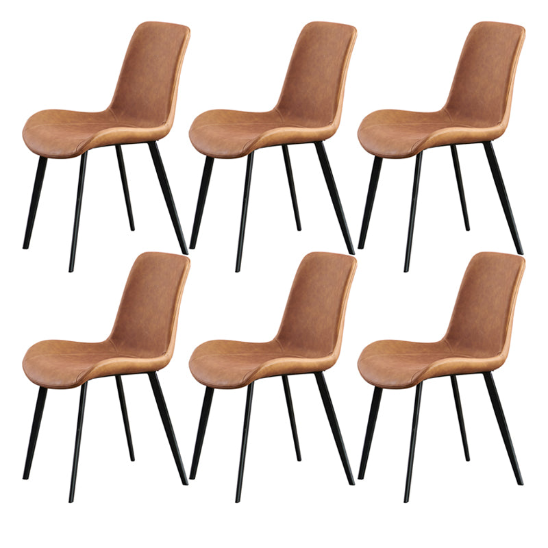 Silla de comedor industrial de metal con acabado metálico y respaldo sólido
