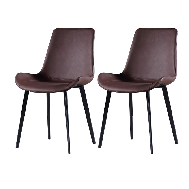 Silla de comedor industrial de metal con acabado metálico y respaldo sólido