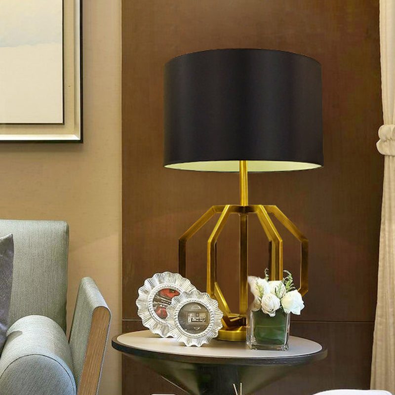 Modernistische gearceerde nachtkastje lampstof 1 lamp leesboek licht in zwart met metalen basis