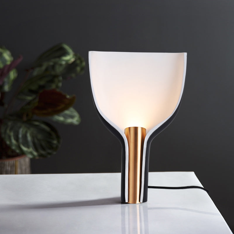 Large Table Table Lampe modernisme métal 1 bulbe Livre Light en noir pour le chevet
