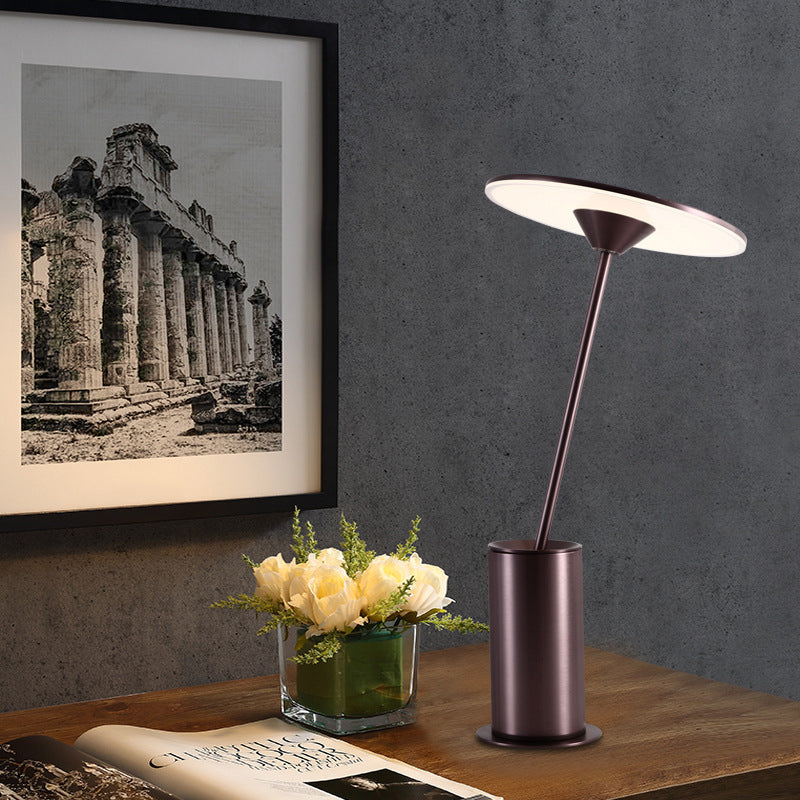 Lámpara de mesa circular LED Luz de libro de lectura de metal contemporánea en marrón para estudio