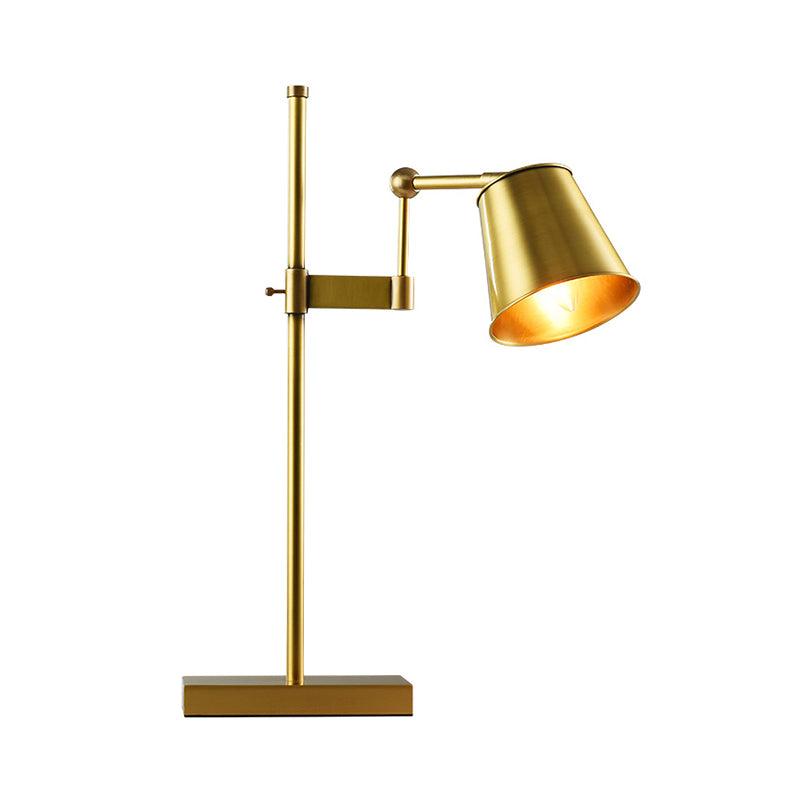 Brede flare metalen tafel licht modern 1 bol messing nachtkastje lamp met zwenkarm