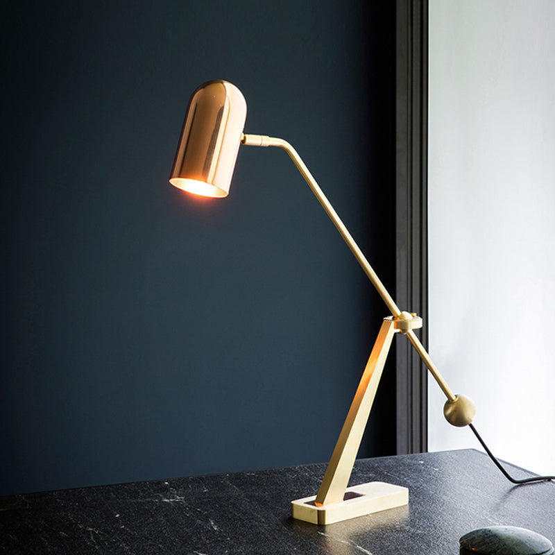 1 Glühbirnenstudienaufgabenbeleuchtung Modernes Messing Lesen Buchlicht mit tubulärem Metallschatten