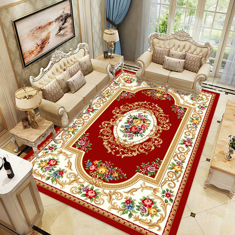 Fancy European Rug Traditional Pattern Polyester Area Rug Stain Resistant Carpet for Home Decor