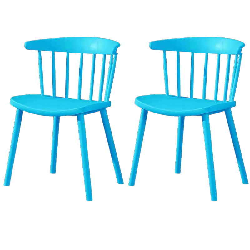 Silla lateral de plástico contemporánea sin brazos, silla lateral apilable con respaldo Windsor para uso doméstico