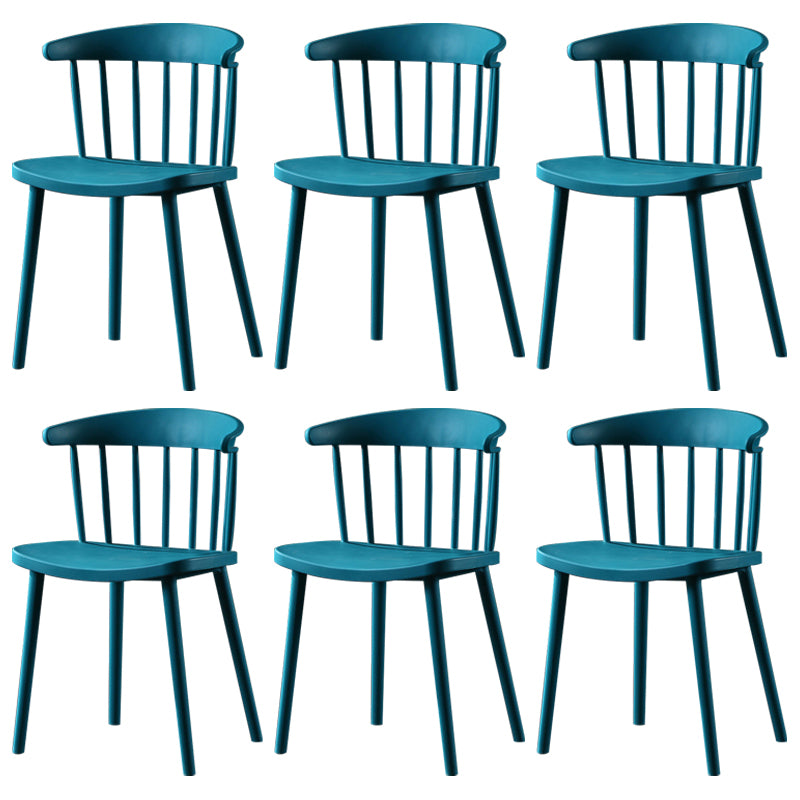 Silla lateral de plástico contemporánea sin brazos, silla lateral apilable con respaldo Windsor para uso doméstico