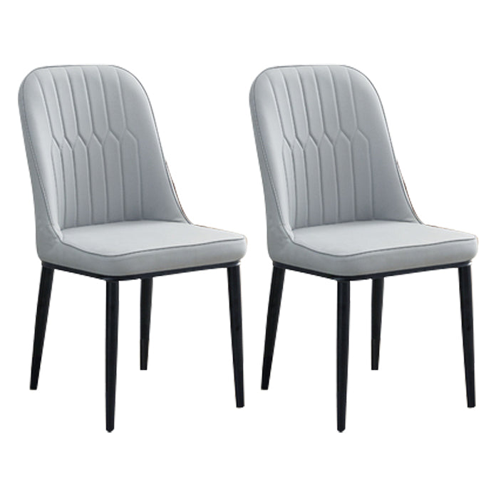 Chaise d'appoint contemporaine à la maison, chaise de salle à manger rembourrée en métal à dossier solide
